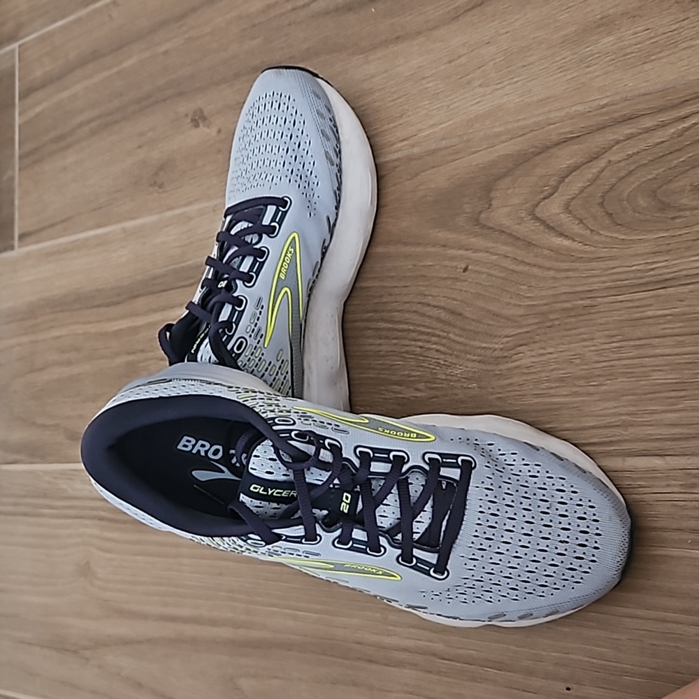 Brooks Glycerin 20s ... nearly new!